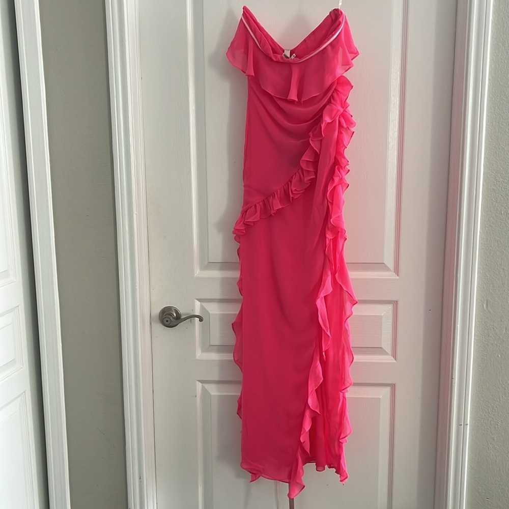 NWT House of CB Sarina Fuchsia Hot Pink Ruffle Strapless Maxi Dress XS - Picture 3 of 8